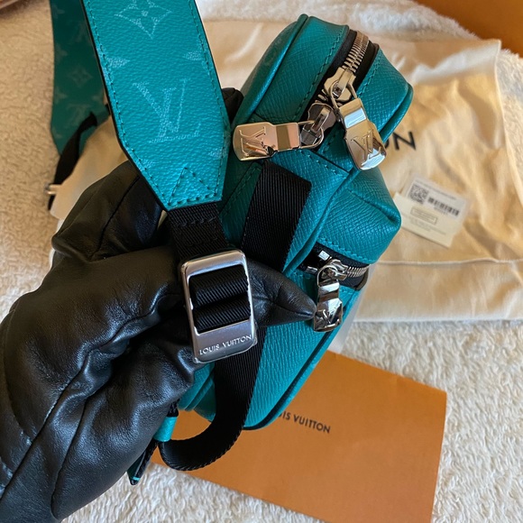 Louis Vuitton Outdoor Messenger Green Taigarama - Picture 4 of 8